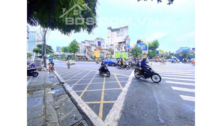 Cực hiếm, cần bán gấp nhà 4 tầng đẹp phố Giảng Võ, quận Ba Đình, Hà Nội, vị trí trung tâm, xung quanh tiện ích đầy đủ, chỉ hơn 3 tỷ.